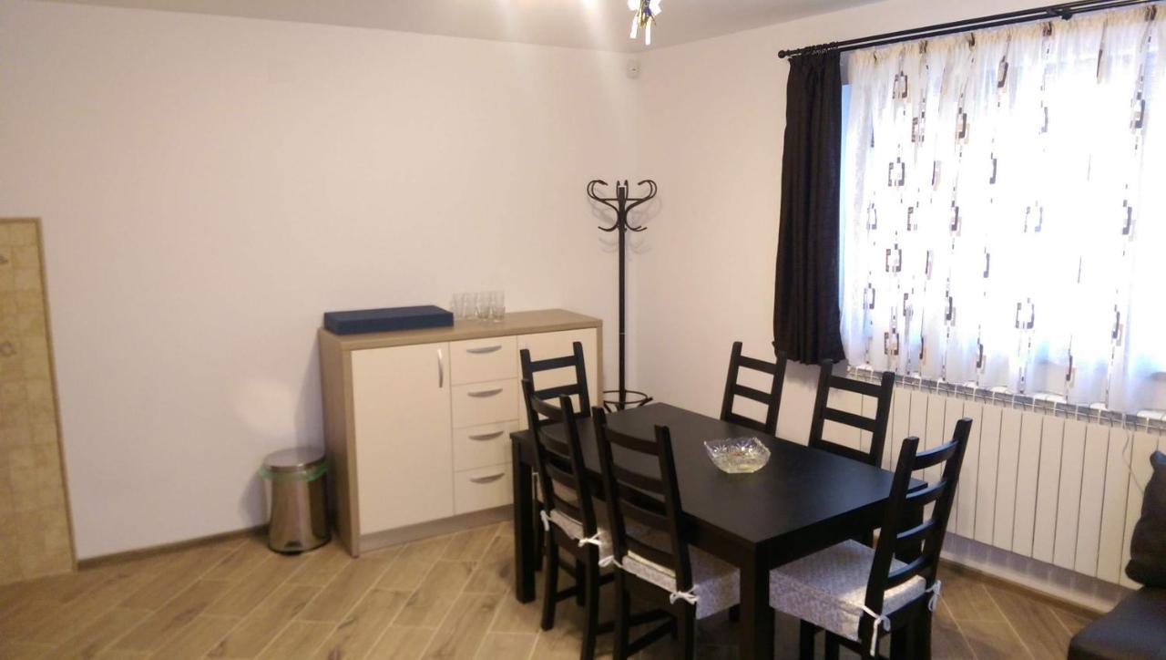 Eva'S Little House - Acasa La Taticul Albinelor Apartment Sinca Veche Exterior photo
